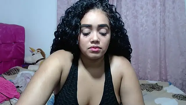 kiara milf  online show from 10/25/25, 11:32