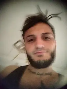 Snapshot of GrooD96 chatting on 12/18/25, 04:29 GrooD96 online show from 12/18/25, 04:29