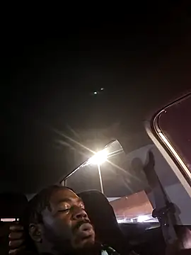 Snapshot of MRHANDSOME3800 chatting on 10/28/25, 04:05 MRHANDSOME3800 online show from 10/28/25, 04:05