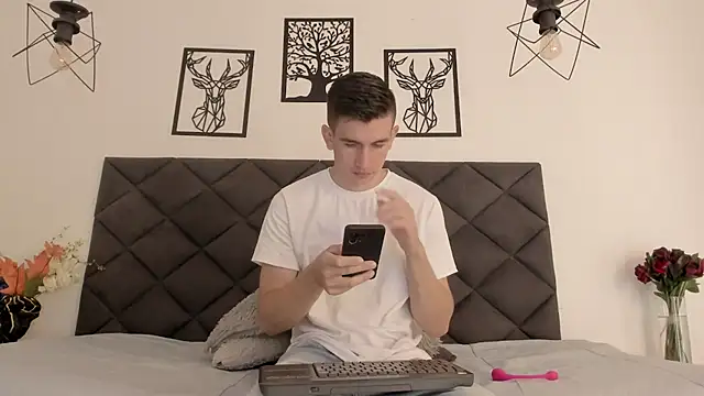 MikaelSlow online show from 01/29/25, 04:15