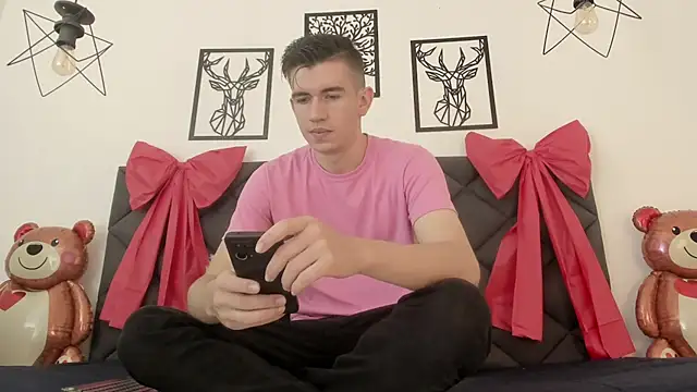 MikaelSlow online show from 02/14/25, 04:15