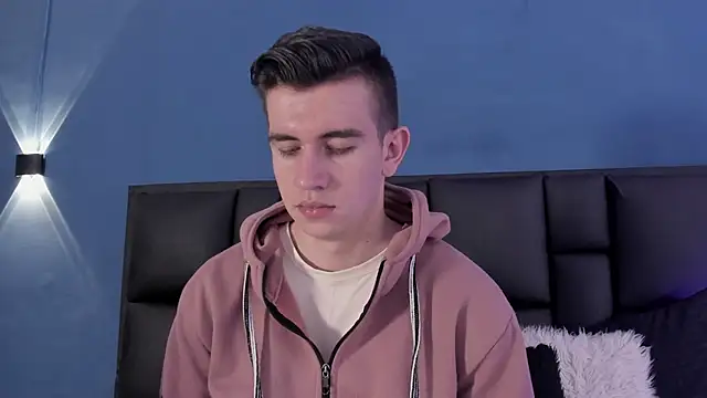 MikaelSlow online show from 09/26/25, 03:54