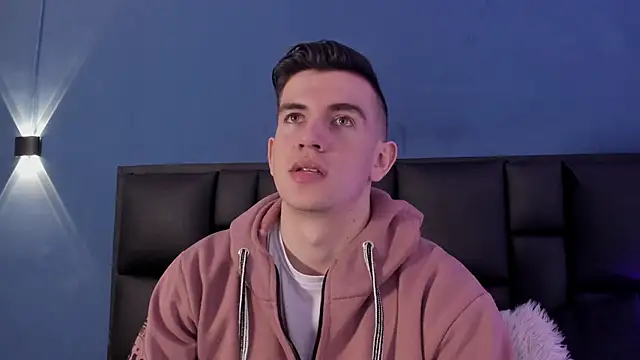 MikaelSlow online show from 10/01/25, 03:56