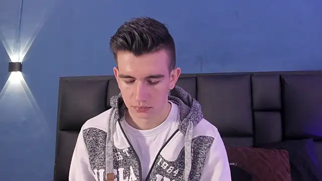 MikaelSlow online show from 10/09/25, 03:48