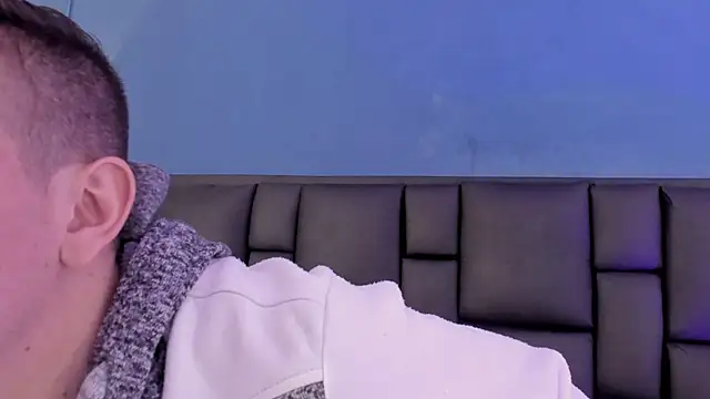 MikaelSlow online show from 11/11/25, 03:39