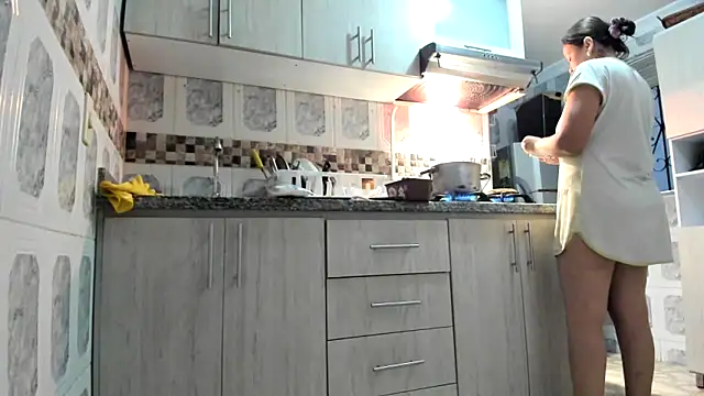 Snapshot of MarilynDavies chatting on 11/29/25, 02:09 MarilynDavies online show from 11/29/25, 02:09