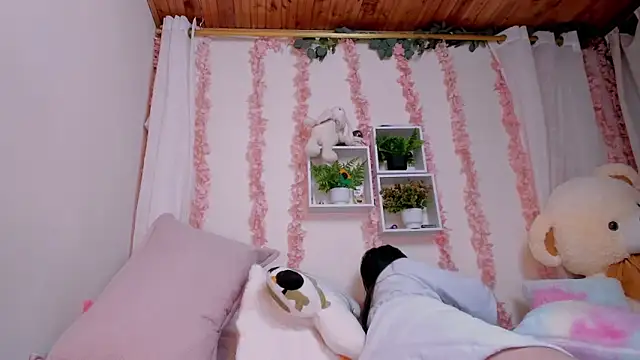 Idara and Edahi01 online show from 10/08/25, 08:50