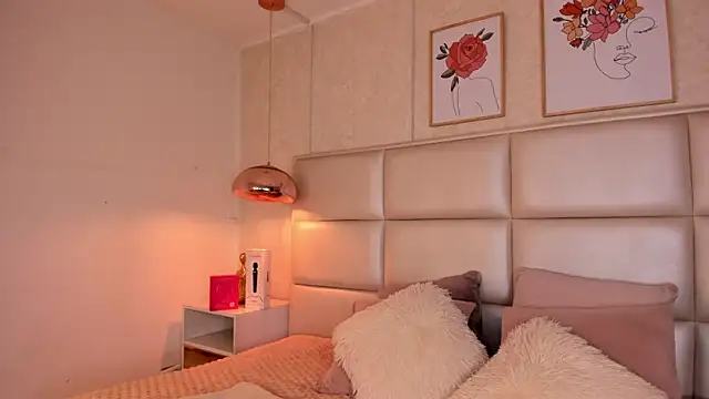 Snapshot of Aily_Yozuko chatting on 09/24/25, 02:37 Aily Yozuko online show from 09/24/25, 02:37