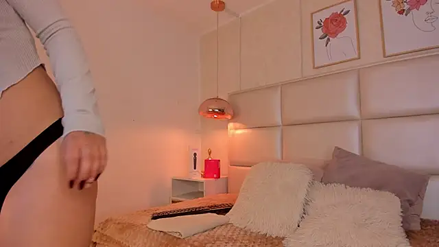 Snapshot of Aily_Yozuko chatting on 11/28/25, 02:36 Aily Yozuko online show from 11/28/25, 02:36