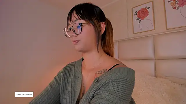 Snapshot of Aily_Yozuko chatting on 12/16/25, 02:27 Aily Yozuko online show from 12/16/25, 02:27