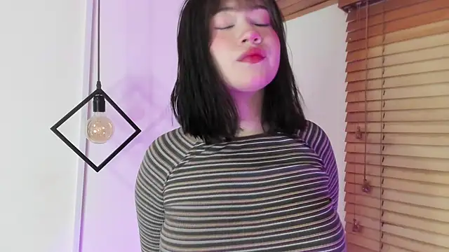 GENNESIS LOVE online show from 11/24/25, 02:55