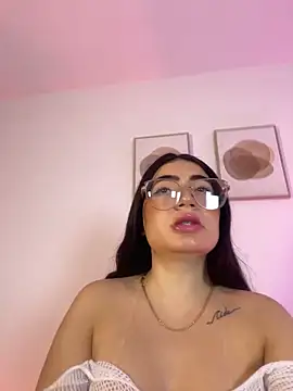 Mia 222 online show from 05/08/26, 11:04