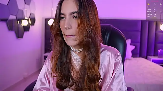 Snapshot of MarianneLane chatting on 03/11/25, 01:05 MarianneLane online show from 03/11/25, 01:05