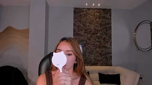 CarolineGraceX online show from 01/06/25, 10:57