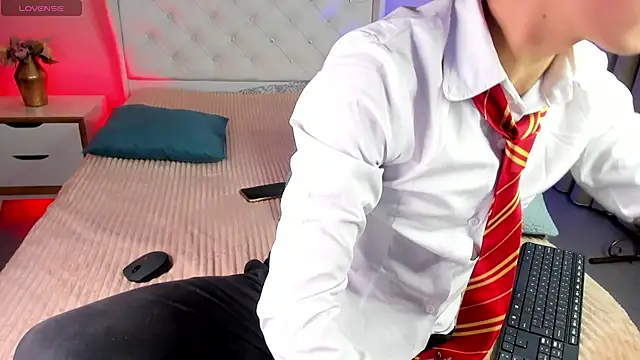 Snapshot of cherryy_boy chatting on 11/22/25, 10:42 cherryy boy online show from 11/22/25, 10:42