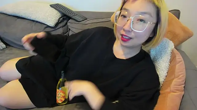 Snapshot of luxgray chatting on 01/01/25, 01:04 luxgray online show from 01/01/25, 01:04