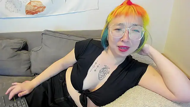 Snapshot of luxgray chatting on 03/18/25, 03:42 luxgray online show from 03/18/25, 03:42