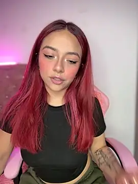 Snapshot of YovngBaby chatting on 10/24/25, 11:56 YovngBaby online show from 10/24/25, 11:56