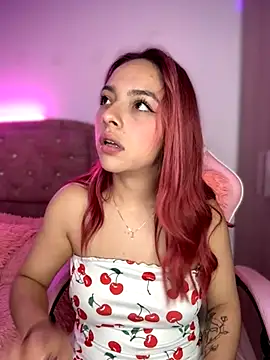 Snapshot of YovngBaby chatting on 11/02/25, 04:26 YovngBaby online show from 11/02/25, 04:26