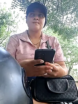 Snapshot of Liancy chatting on 09/17/25, 09:05 Liancy online show from 09/17/25, 09:05