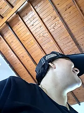 Snapshot of Liancy chatting on 09/30/25, 08:36 Liancy online show from 09/30/25, 08:36