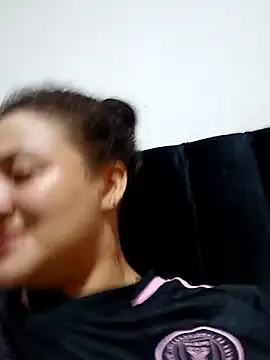 Snapshot of Liancy chatting on 10/15/25, 01:17 Liancy online show from 10/15/25, 01:17