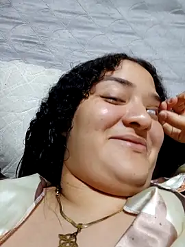 Snapshot of Liancy chatting on 10/17/25, 01:53 Liancy online show from 10/17/25, 01:53