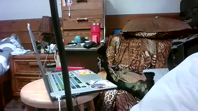 tongueispowerr6d9 online show from 01/06/25, 02:58