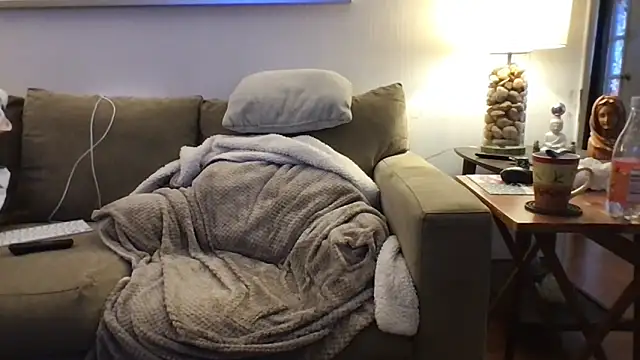 Snapshot of Rock_Pierce chatting on 09/25/25, 07:17 Rock Pierce online show from 09/25/25, 07:17