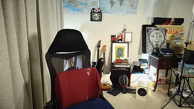 Snapshot of Rock_Pierce chatting on 10/05/25, 04:11 Rock Pierce online show from 10/05/25, 04:11