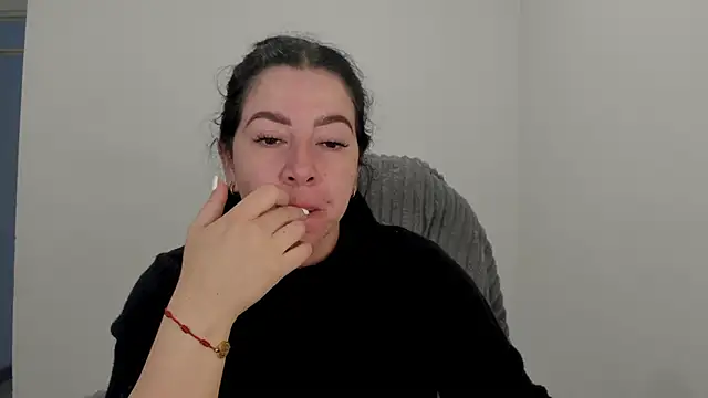 Snapshot of Im_coco chatting on 11/06/25, 12:39 Im coco online show from 11/06/25, 12:39