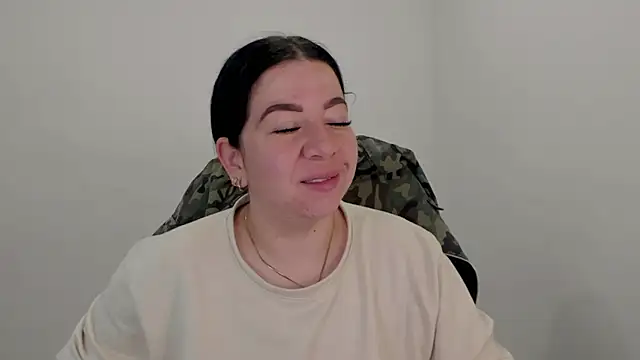 Snapshot of Im_coco chatting on 11/08/25, 11:43 Im coco online show from 11/08/25, 11:43