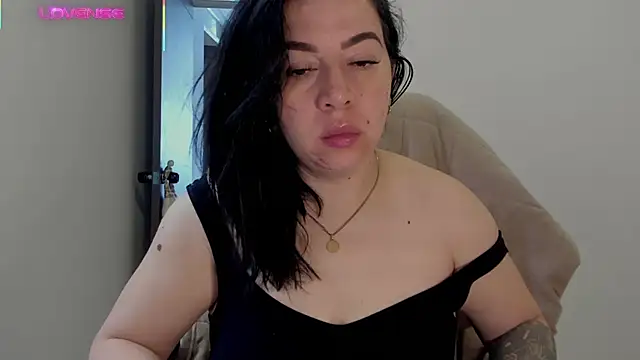 Snapshot of Im_coco chatting on 11/11/25, 12:38 Im coco online show from 11/11/25, 12:38