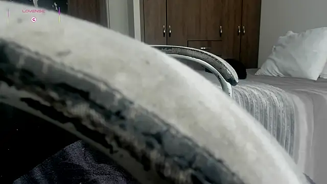 Snapshot of Im_coco chatting on 11/15/25, 01:40 Im coco online show from 11/15/25, 01:40