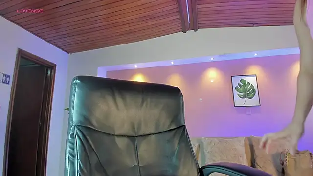 IsabellaaJoness online show from 01/07/25, 12:20
