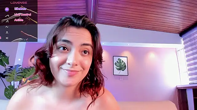 IsabellaaJoness online show from 01/17/25, 03:43