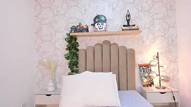 Snapshot of Roma__love chatting on 11/01/25, 12:07 Roma love online show from 11/01/25, 12:07