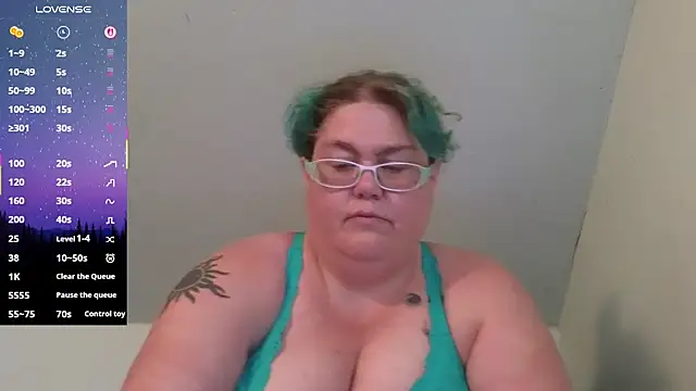 Snapshot of EmberCum chatting on 10/02/25, 09:55 EmberCum online show from 10/02/25, 09:55