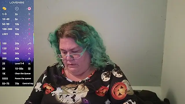 Snapshot of EmberCum chatting on 10/04/25, 12:52 EmberCum online show from 10/04/25, 12:52