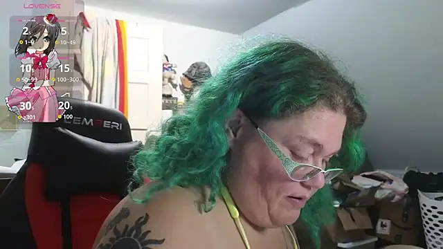 Snapshot of EmberCum chatting on 11/01/25, 10:56 EmberCum online show from 11/01/25, 10:56