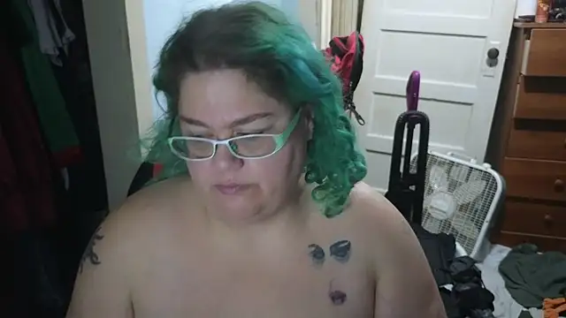 Snapshot of EmberCum chatting on 11/25/25, 08:47 EmberCum online show from 11/25/25, 08:47