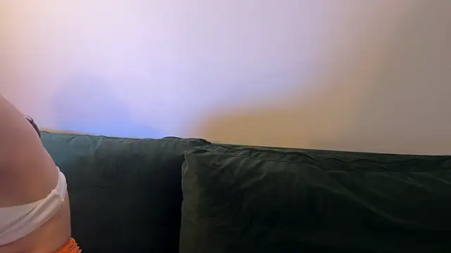 Snapshot of Redfloweer1 chatting on 03/20/26, 12:32 Redfloweer1 online show from 03/20/26, 12:32