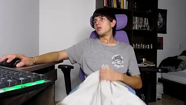 Snapshot of alex_connorr chatting on 11/07/25, 03:39 alex connorr online show from 11/07/25, 03:39