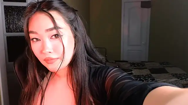 Snapshot of Erica_Wayne chatting on 01/11/25, 02:04 Erica Wayne online show from 01/11/25, 02:04