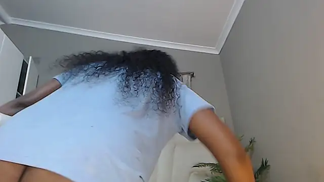 Snapshot of naughtyblackdolie chatting on 12/19/24, 06:45 naughtyblackdolie online show from 12/19/24, 06:45