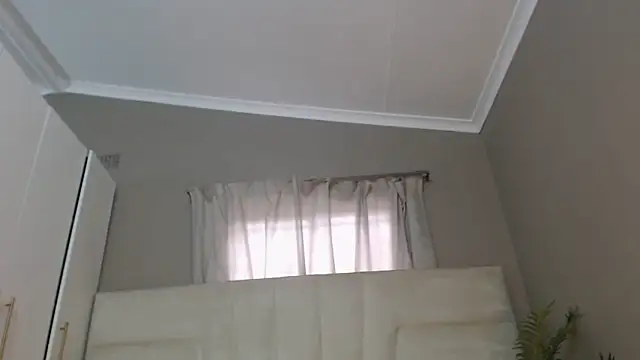 Snapshot of naughtyblackdolie chatting on 12/20/24, 06:29 naughtyblackdolie online show from 12/20/24, 06:29
