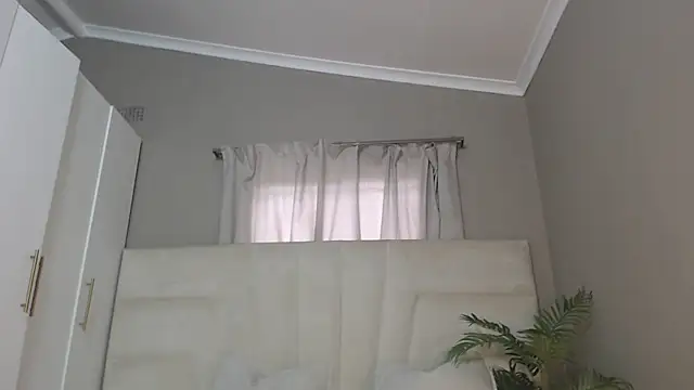Snapshot of naughtyblackdolie chatting on 03/03/25, 10:06 naughtyblackdolie online show from 03/03/25, 10:06
