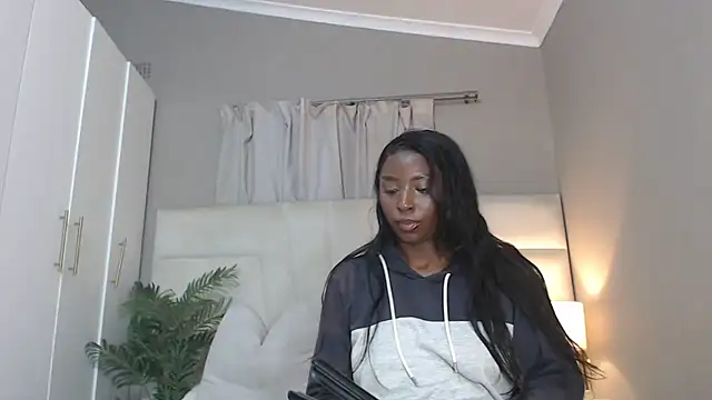 naughtyblackdolie online show from 11/07/25, 03:17