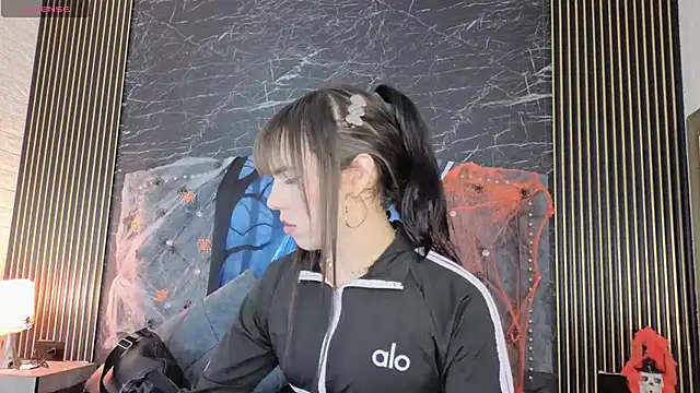 Snapshot of diosagolden chatting on 10/19/25, 09:26 diosagolden online show from 10/19/25, 09:26