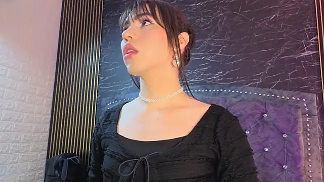 Snapshot of diosagolden chatting on 11/19/25, 08:20 diosagolden online show from 11/19/25, 08:20